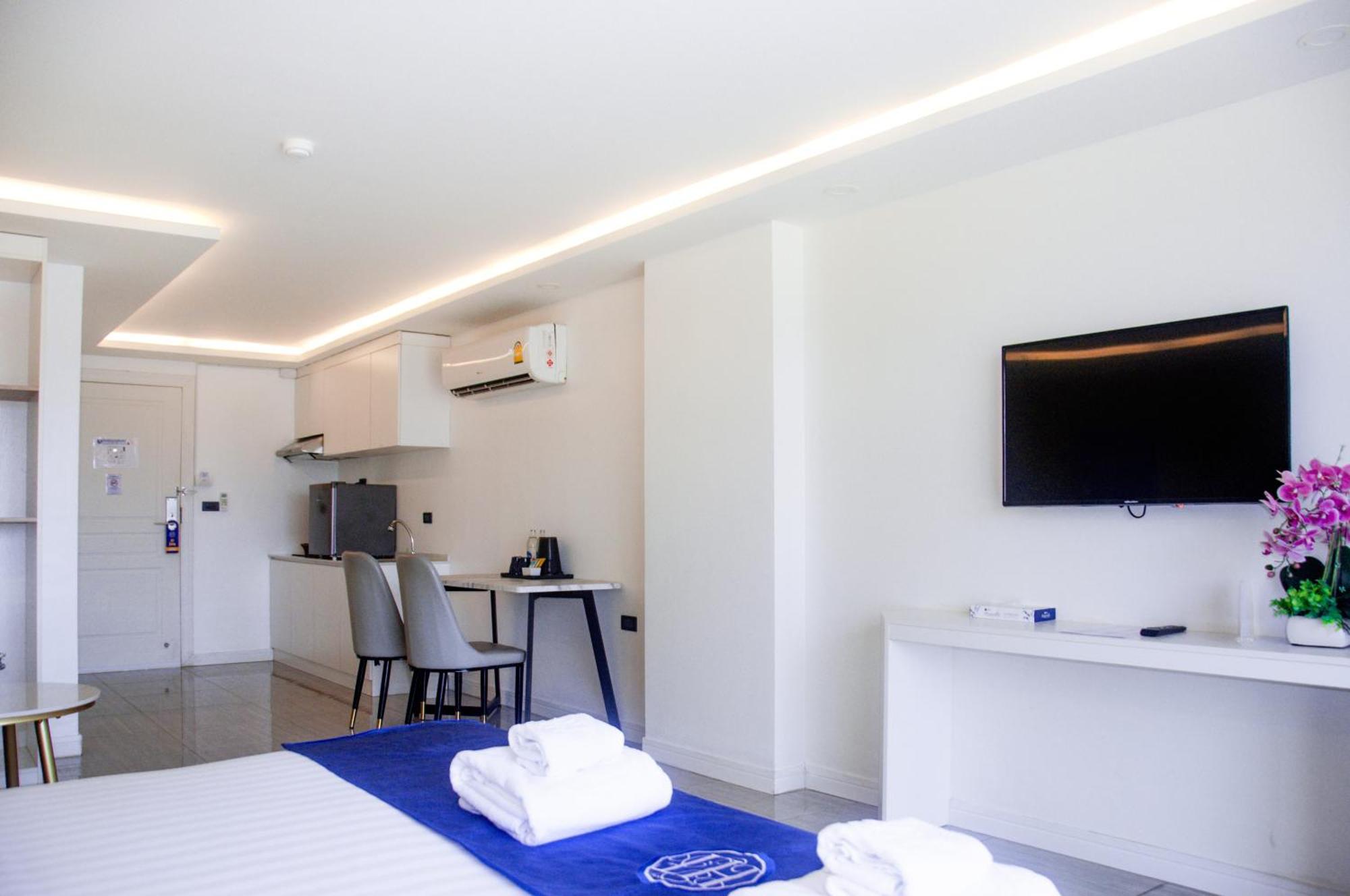 Ht9 Hotel Jomtien Beach Exterior photo