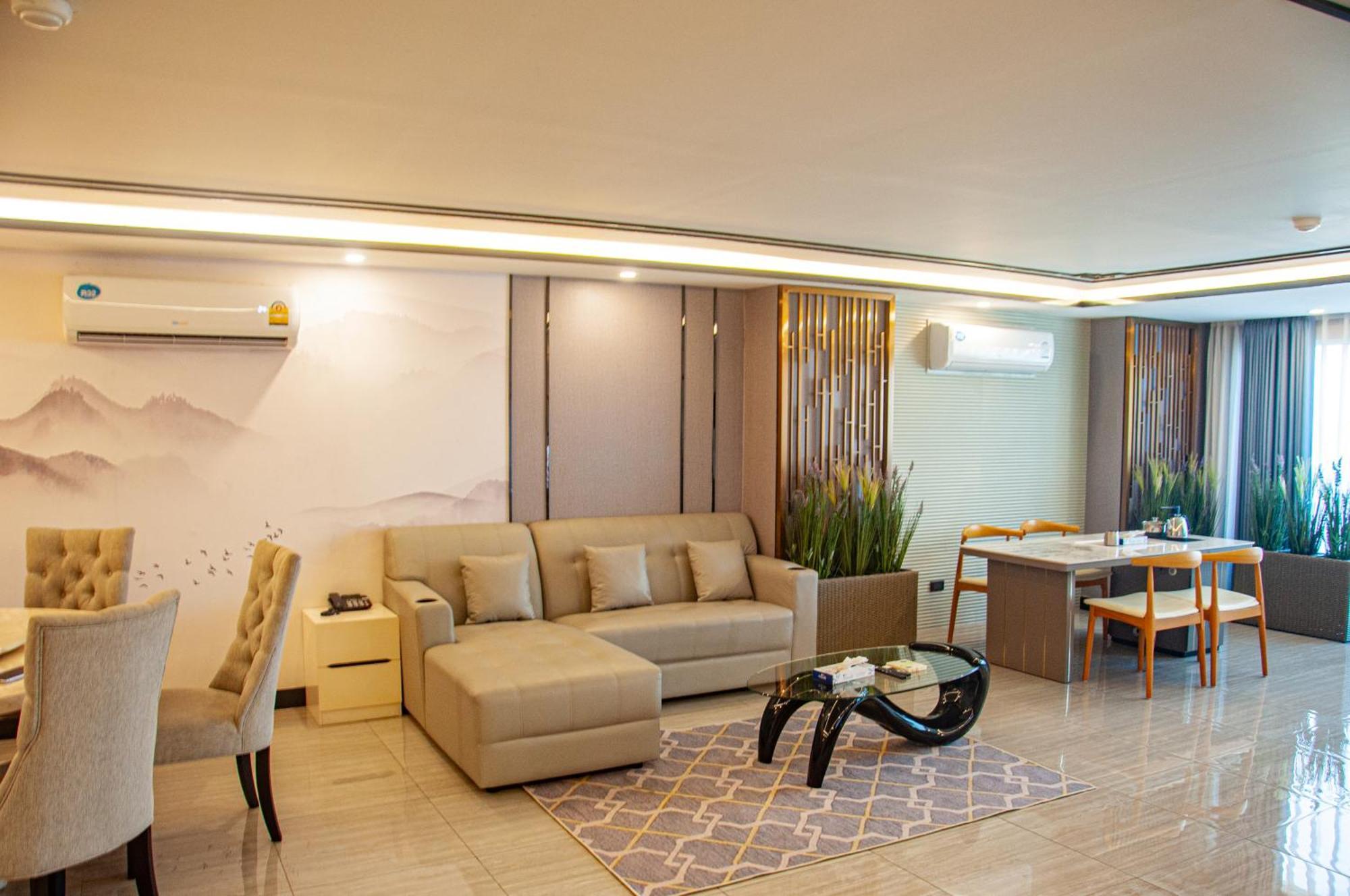 Ht9 Hotel Jomtien Beach Exterior photo