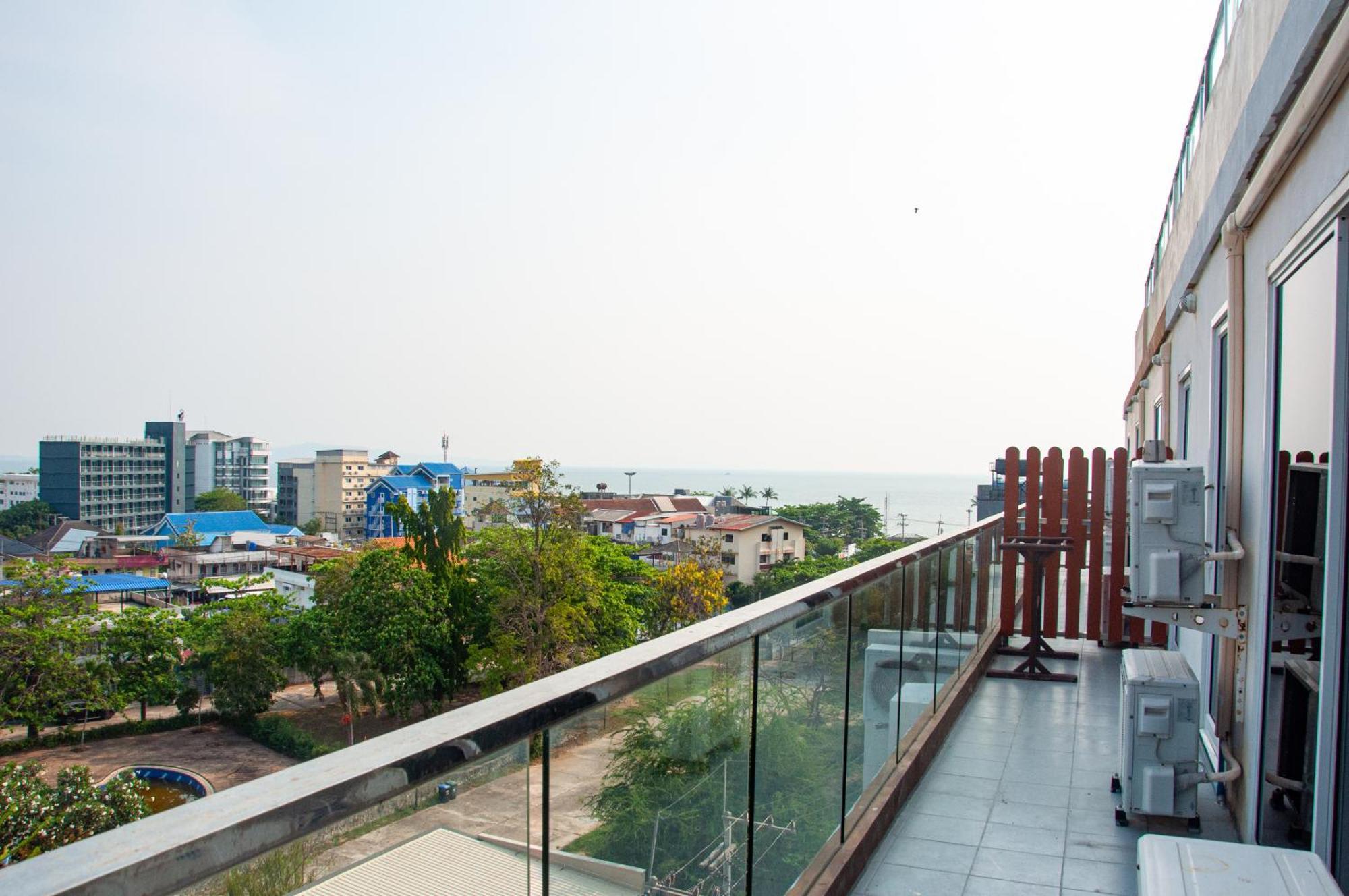 Ht9 Hotel Jomtien Beach Exterior photo