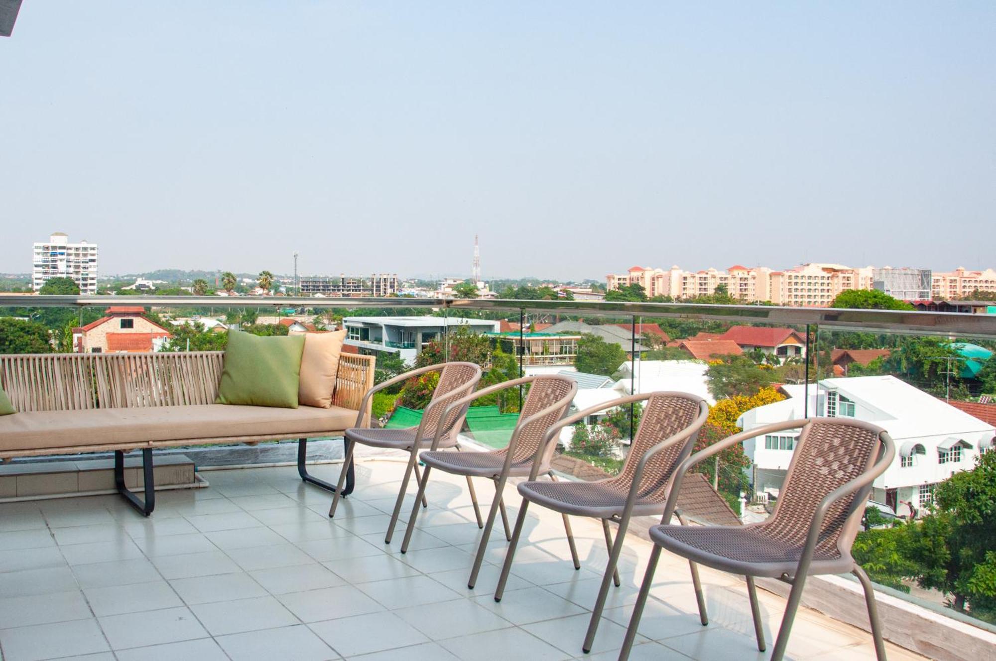 Ht9 Hotel Jomtien Beach Exterior photo
